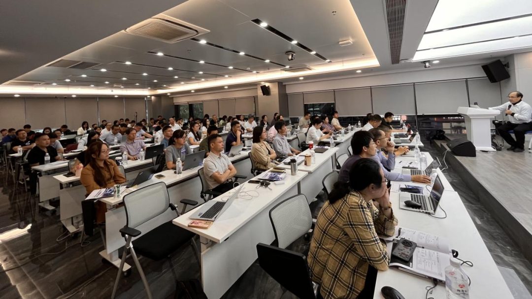 AI赋能PMC实战课程现场，近百位制造业管理者参训
